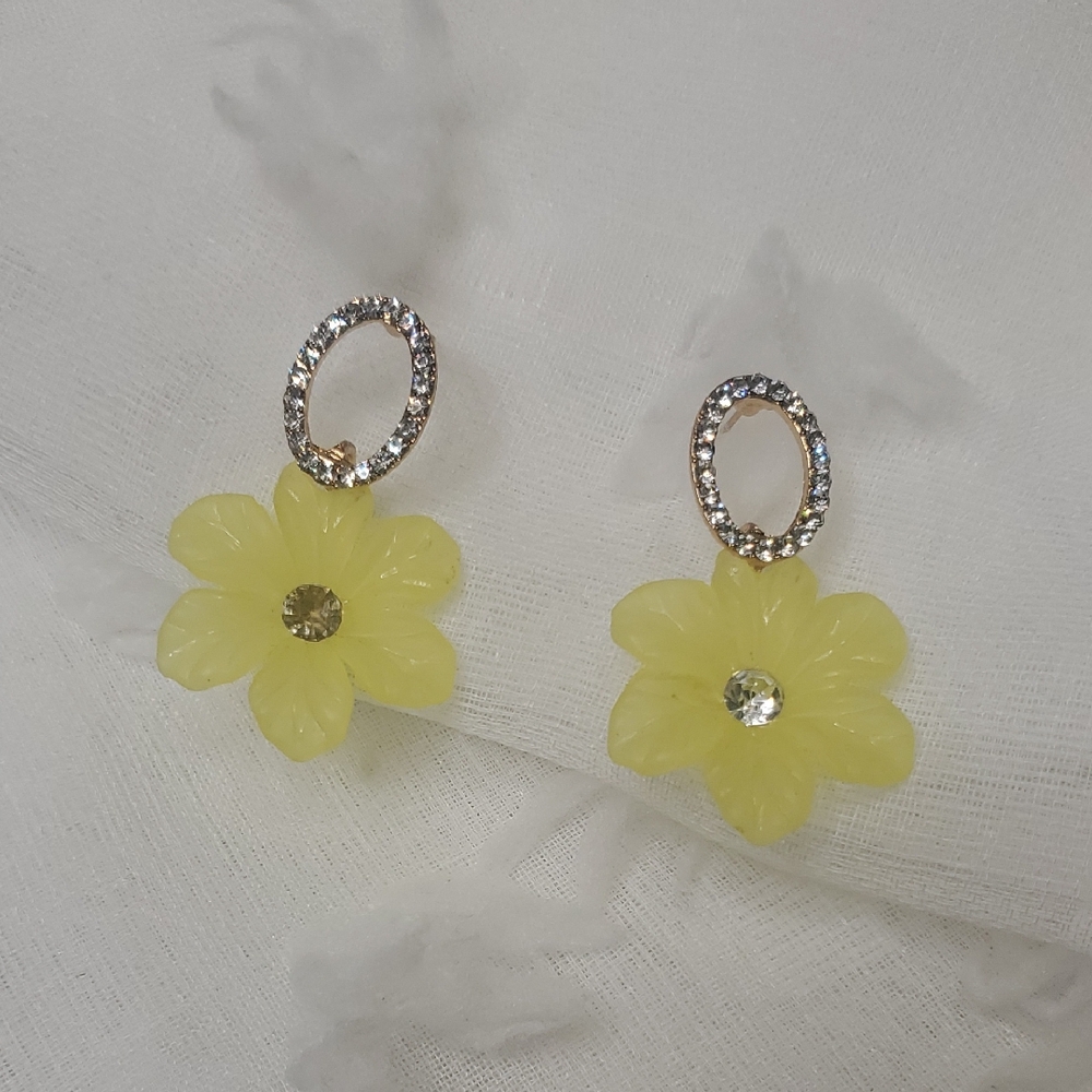 Luminous Yellow Floral Earrings with Silver Details